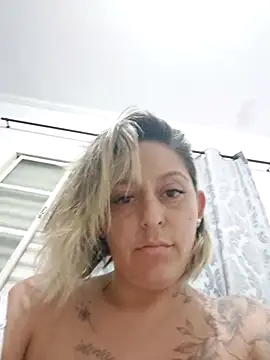 Snapshot of baixinhaloira chatting on December 22, 2:28 am baixinhaloira online show from December 22, 2:28 am