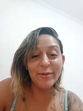 baixinhaloira online show from January 22, 3:20 am