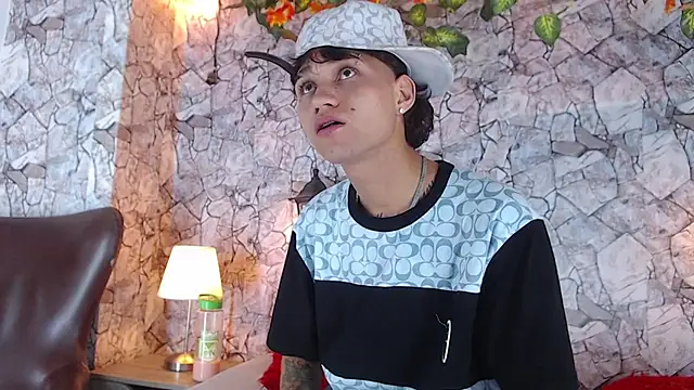 Snapshot of Samuel_Hilton chatting on December 15, 4:29 am Samuel Hilton online show from December 15, 4:29 am