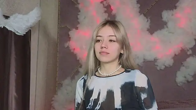 STELLA RICH online show from February 21, 9:00 pm