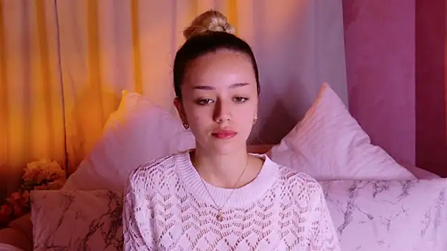 STELLA RICH online show from September 24, 9:40 pm