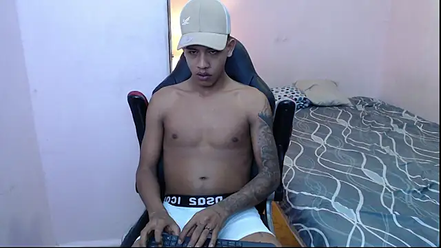 Snapshot of mr_stiven_ chatting on February 1, 6:10 am mr stiven  online show from February 1, 6:10 am