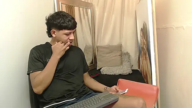 mr stiven  online show from November 14, 2:21 am