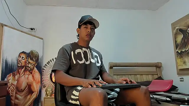 mr stiven  online show from April 5, 2:53 am