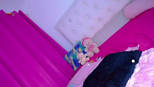 Snapshot of Theylor_Rouse chatting on March 23, 3:21 am Theylor Rouse online show from March 23, 3:21 am