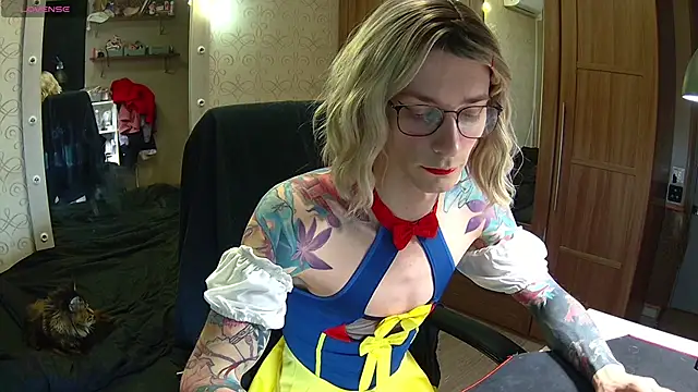 Snapshot of Julia_dolls chatting on March 11, 5:13 pm Julia dolls online show from March 11, 5:13 pm