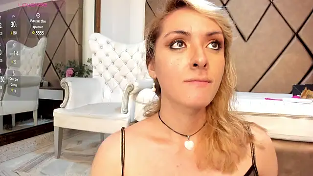 Snapshot of LunitaDiva chatting on February 15, 1:16 pm LunitaDiva online show from February 15, 1:16 pm