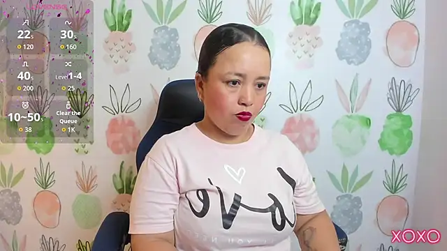 linda rios  online show from October 23, 7:23 pm