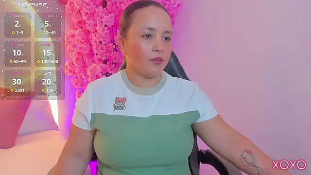 linda rios  online show from July 18, 8:12 pm