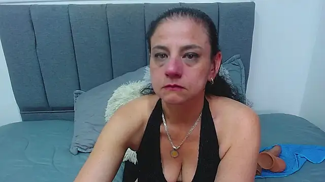 sasi luna online show from February 18, 8:14 pm