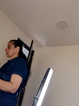 sasi luna online show from December 15, 1:59 pm