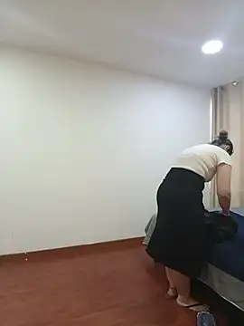 sasi luna online show from April 15, 1:29 pm