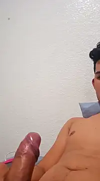 Snapshot of blaje8906 chatting on December 12, 8:32 pm blaje8906 online show from December 12, 8:32 pm