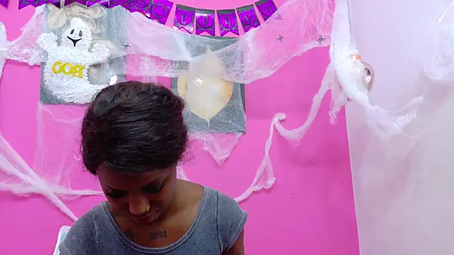 kinkyandsavage online show from October 27, 7:40 pm