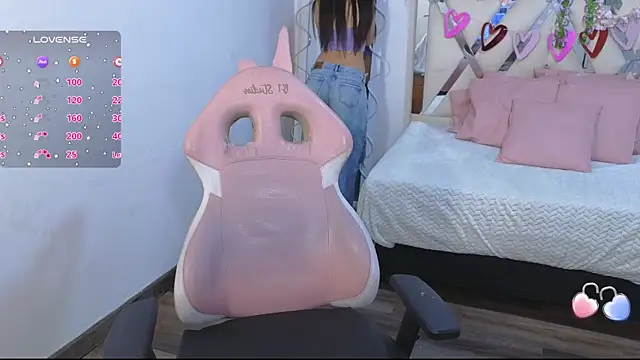 kittystart tay online show from March 15, 7:38 pm