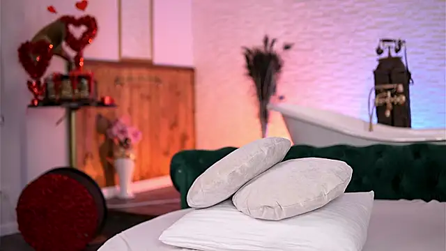 Snapshot of Jenna_Day chatting on February 23, 8:22 am Jenna Day online show from February 23, 8:22 am