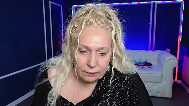 Snapshot of Penelope_Pinky chatting on December 30, 7:21 pm Penelope Pinky online show from December 30, 7:21 pm