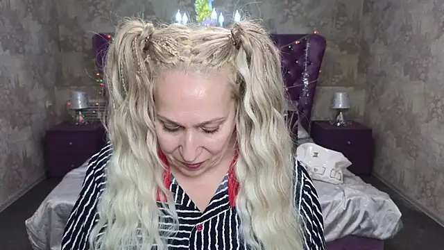 Snapshot of Penelope_Pinky chatting on January 3, 5:53 pm Penelope Pinky online show from January 3, 5:53 pm