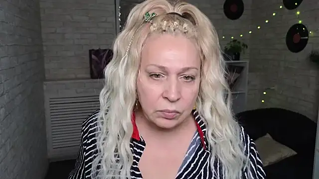 Snapshot of Penelope_Pinky chatting on January 10, 2:13 pm Penelope Pinky online show from January 10, 2:13 pm