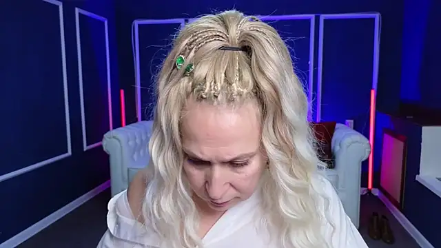 Snapshot of Penelope_Pinky chatting on January 12, 7:53 pm Penelope Pinky online show from January 12, 7:53 pm