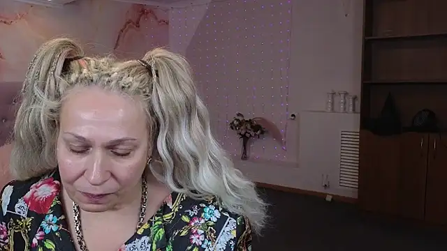 Snapshot of Penelope_Pinky chatting on January 15, 8:16 pm Penelope Pinky online show from January 15, 8:16 pm