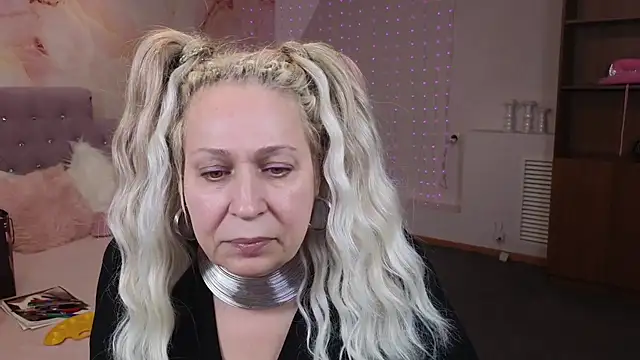 Snapshot of Penelope_Pinky chatting on January 22, 5:06 pm Penelope Pinky online show from January 22, 5:06 pm