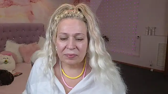 Snapshot of Penelope_Pinky chatting on January 23, 4:59 pm Penelope Pinky online show from January 23, 4:59 pm