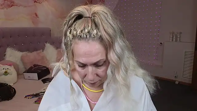 Snapshot of Penelope_Pinky chatting on January 23, 8:02 pm Penelope Pinky online show from January 23, 8:02 pm