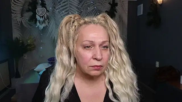 Snapshot of Penelope_Pinky chatting on January 27, 5:26 pm Penelope Pinky online show from January 27, 5:26 pm