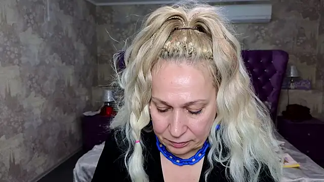 Snapshot of Penelope_Pinky chatting on January 31, 8:01 pm Penelope Pinky online show from January 31, 8:01 pm