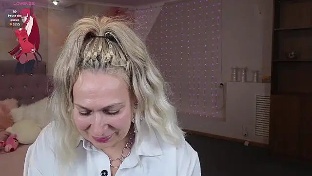 Snapshot of Penelope_Pinky chatting on February 7, 2:15 pm Penelope Pinky online show from February 7, 2:15 pm