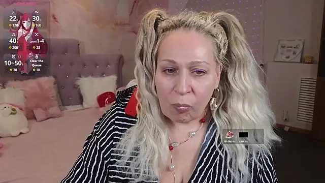 Snapshot of Penelope_Pinky chatting on February 10, 5:30 pm Penelope Pinky online show from February 10, 5:30 pm