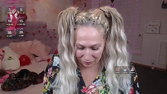 Snapshot of Penelope_Pinky chatting on February 14, 5:36 pm Penelope Pinky online show from February 14, 5:36 pm