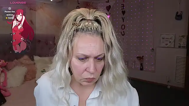 Snapshot of Penelope_Pinky chatting on February 20, 2:35 pm Penelope Pinky online show from February 20, 2:35 pm