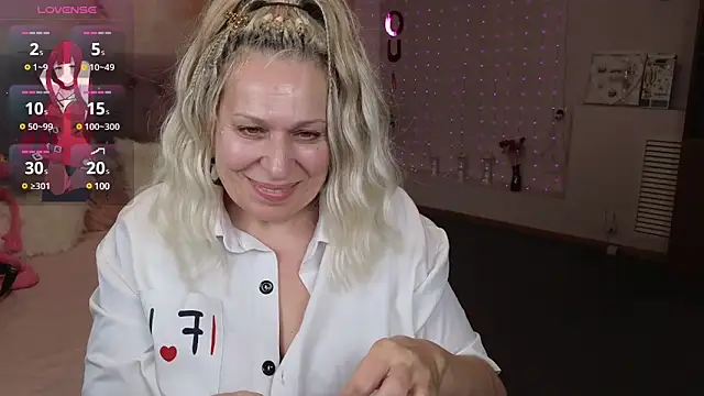 Snapshot of Penelope_Pinky chatting on February 20, 5:40 pm Penelope Pinky online show from February 20, 5:40 pm