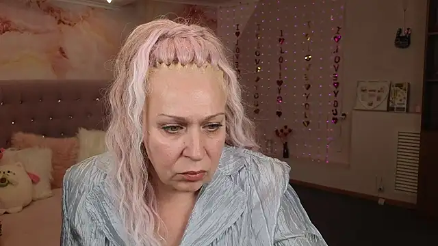 Snapshot of Penelope_Pinky chatting on February 23, 2:25 pm Penelope Pinky online show from February 23, 2:25 pm