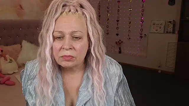 Snapshot of Penelope_Pinky chatting on February 25, 2:33 pm Penelope Pinky online show from February 25, 2:33 pm