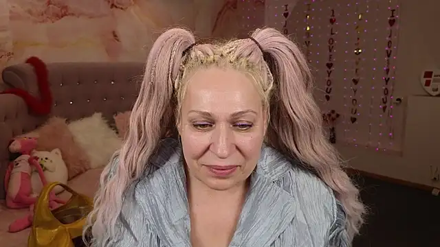 Snapshot of Penelope_Pinky chatting on March 11, 8:53 pm Penelope Pinky online show from March 11, 8:53 pm