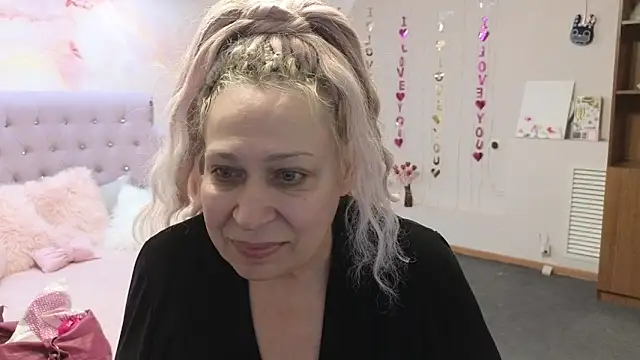 Snapshot of Penelope_Pinky chatting on March 18, 4:37 am Penelope Pinky online show from March 18, 4:37 am