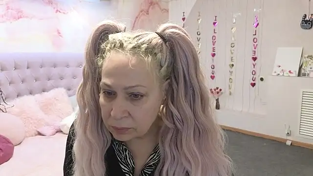 Snapshot of Penelope_Pinky chatting on March 19, 4:03 am Penelope Pinky online show from March 19, 4:03 am