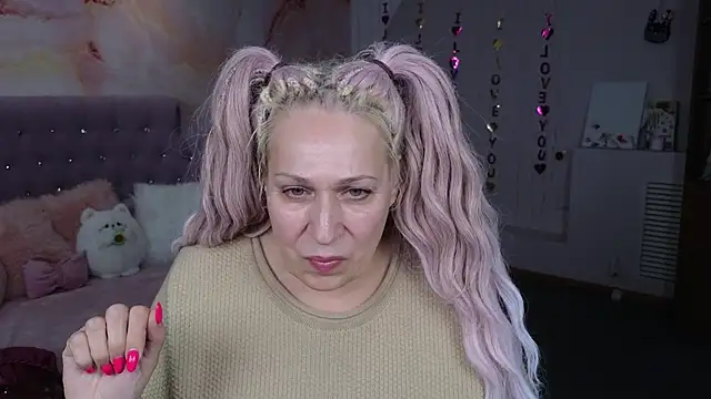 Snapshot of Penelope_Pinky chatting on March 19, 5:17 pm Penelope Pinky online show from March 19, 5:17 pm