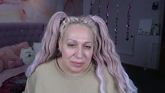 Snapshot of Penelope_Pinky chatting on March 19, 8:32 pm Penelope Pinky online show from March 19, 8:32 pm