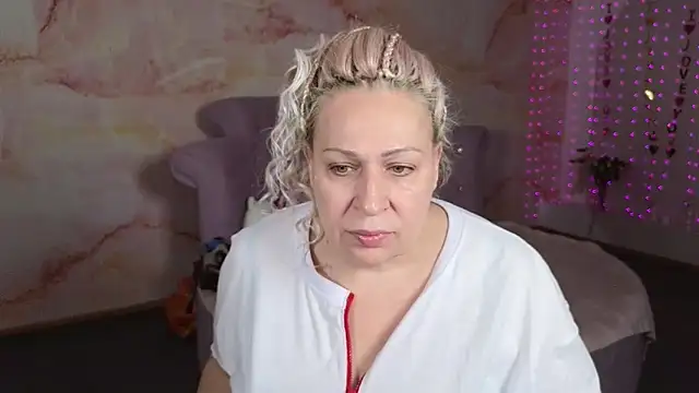 Snapshot of Penelope_Pinky chatting on October 15, 12:16 pm Penelope Pinky online show from October 15, 12:16 pm