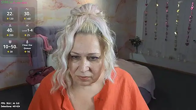 Snapshot of Penelope_Pinky chatting on June 22, 12:35 pm Penelope Pinky online show from June 22, 12:35 pm
