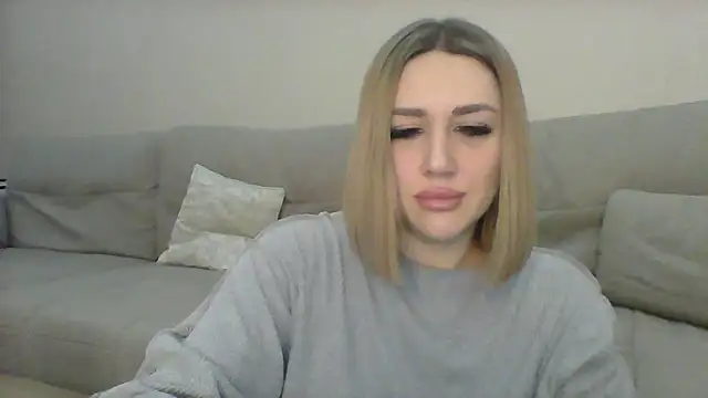 Snapshot of VickyLove047 chatting on January 6, 4:02 pm VickyLove047 online show from January 6, 4:02 pm