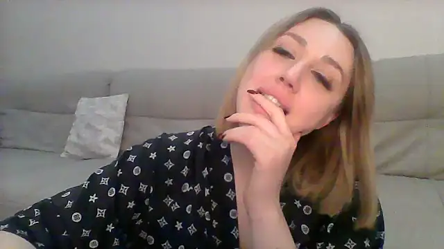 Snapshot of VickyLove047 chatting on February 7, 9:58 pm VickyLove047 online show from February 7, 9:58 pm