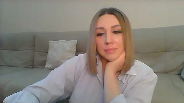 Snapshot of VickyLove047 chatting on February 9, 6:43 am VickyLove047 online show from February 9, 6:43 am