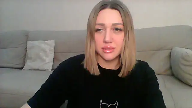 Snapshot of VickyLove047 chatting on February 13, 6:48 pm VickyLove047 online show from February 13, 6:48 pm