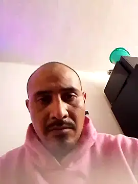 Snapshot of NewBe9D9 chatting on March 20, 9:02 pm NewBe9D9 online show from March 20, 9:02 pm