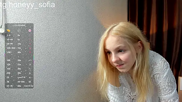 Snapshot of sweete_sofia chatting on January 24, 9:26 pm sweete sofia online show from January 24, 9:26 pm